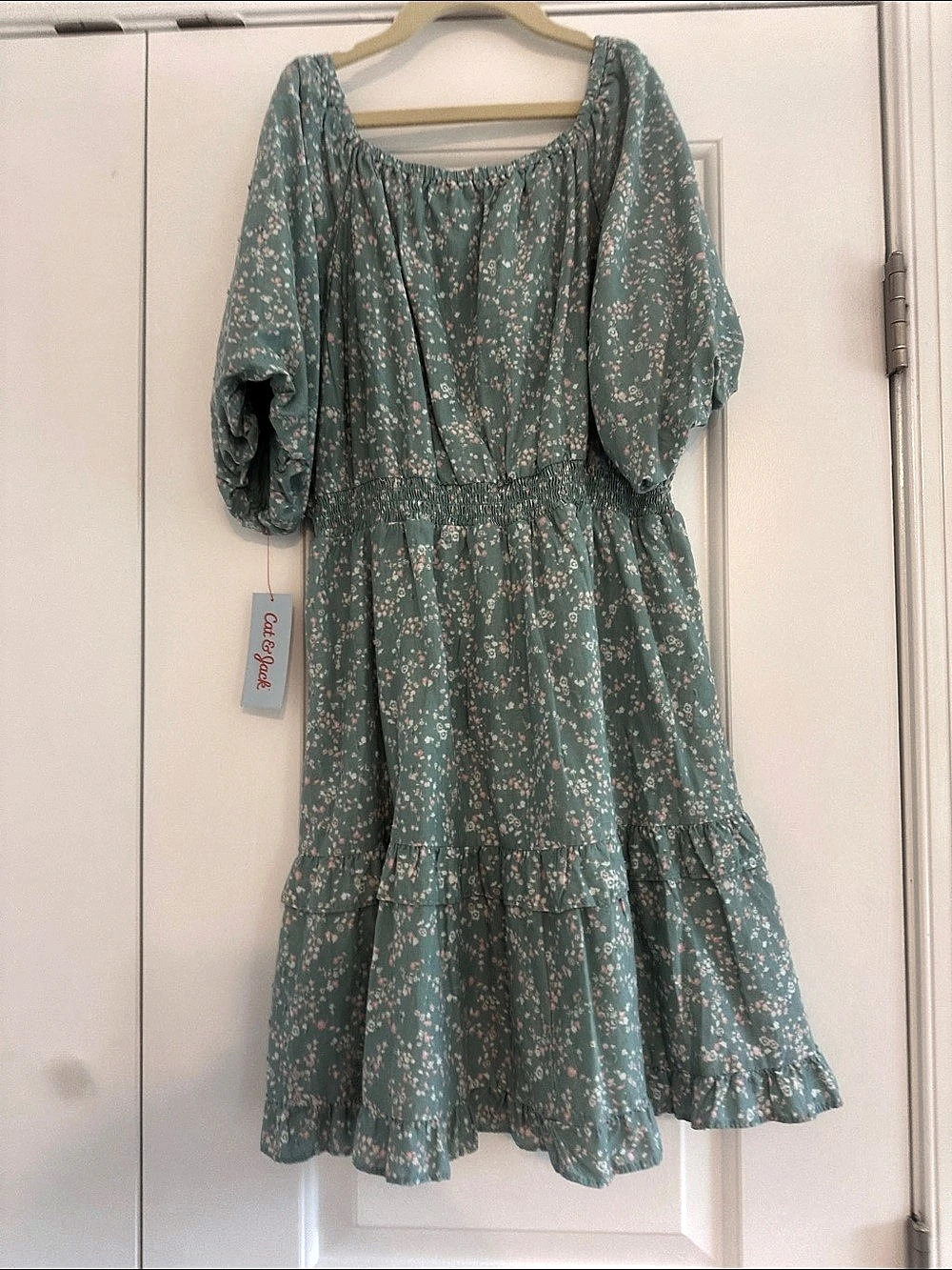 Cat & Jack West Coast Green Floral Smocked Dress Green & Pink XL (14)
